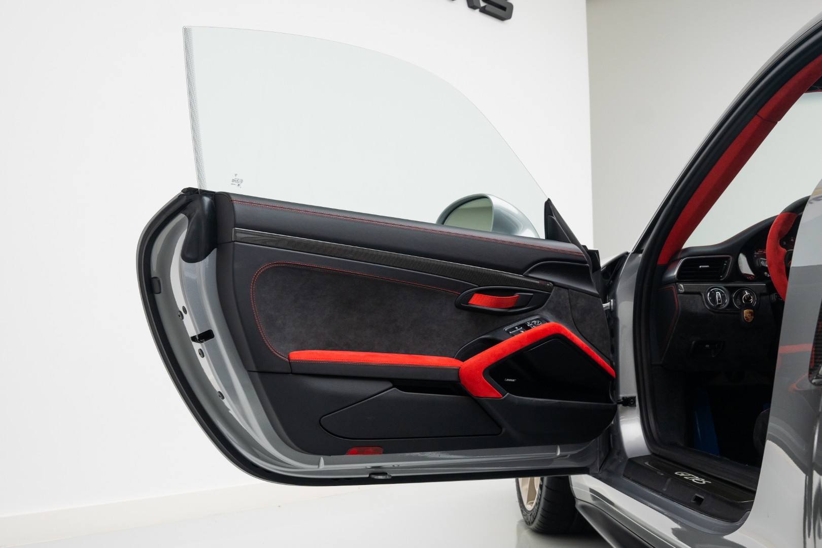 2018 PORSCHE 911 GT2 RS GCC WITH DEALER WARRANTY